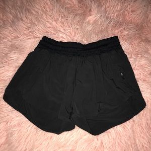 Lululemon Tracker Shorts V 4”
